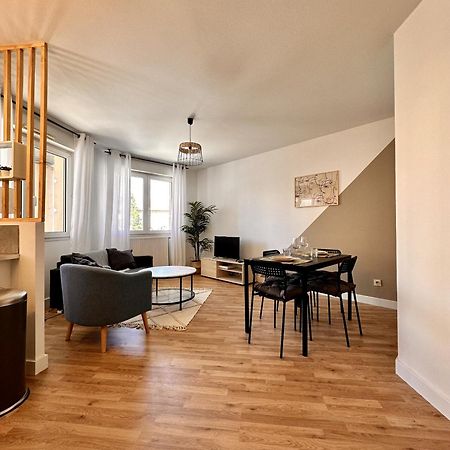 Villeurbanne • T2 Fraternite • Hostisy Kültér fotó