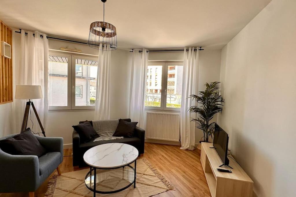 Villeurbanne • T2 Fraternite • Hostisy Kültér fotó